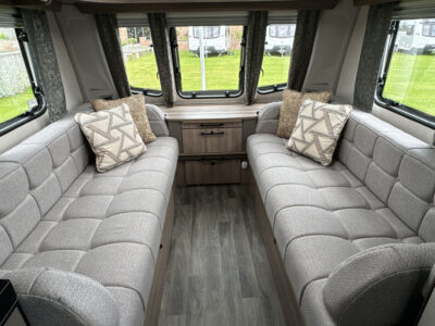 2025 Coachman Acadia 460 caravan